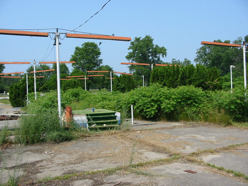 Lakeshore Putt-Putt Golf - June 2002 (newer photo)